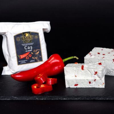 CAȘ DE CAPRĂ CU ARDEI